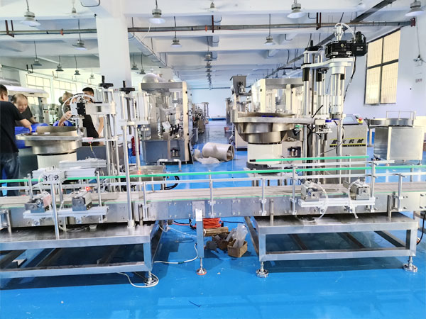 25L防冻液自动称重灌装生产线-自动压盖机旋盖机