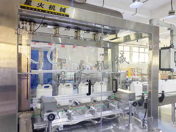 大容量全自动液体灌装机